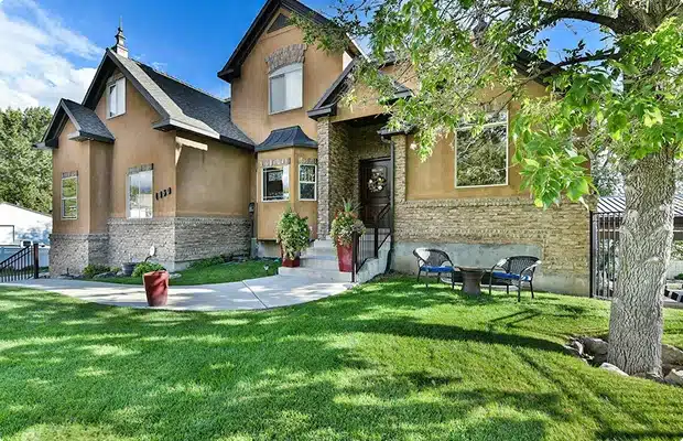 Corner Canyon Health Centers | PHP Facility & Residential House​